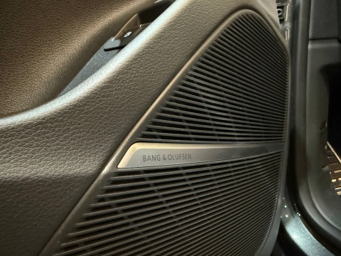 Audi Q8 60 TFSI e quattro S Line Competition Pano|RS Seat|HU