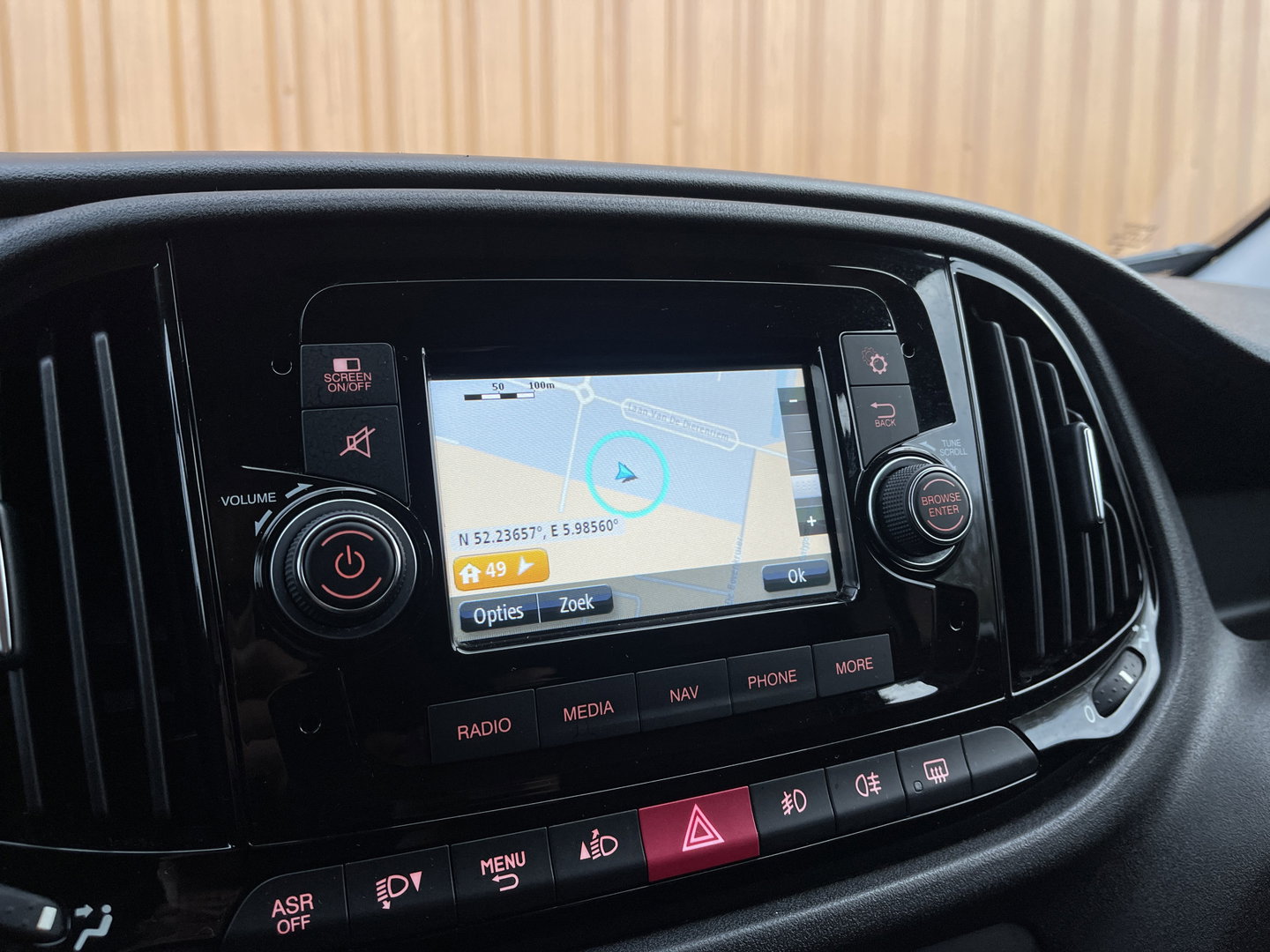 Fiat Doblò 1.3 MJ L1 | Marge! | Trekhaak | Navigatie | Airconditioning | Cruise Control | Bluetooth | DAB | Multifunctioneel Stuurwiel | Elektrische Spiegels | Elektrische Ramen |