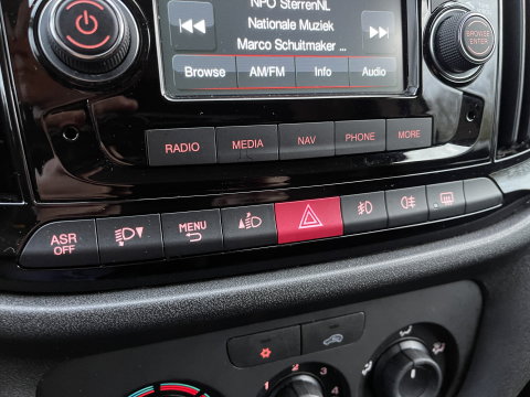 Fiat Doblò 1.3 MJ L1 | Marge! | Trekhaak | Navigatie | Airconditioning | Cruise Control | Bluetooth | DAB | Multifunctioneel Stuurwiel | Elektrische Spiegels | Elektrische Ramen |
