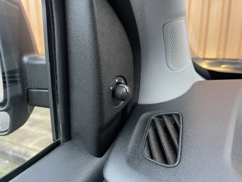 Fiat Doblò 1.3 MJ L1 | Marge! | Trekhaak | Navigatie | Airconditioning | Cruise Control | Bluetooth | DAB | Multifunctioneel Stuurwiel | Elektrische Spiegels | Elektrische Ramen |