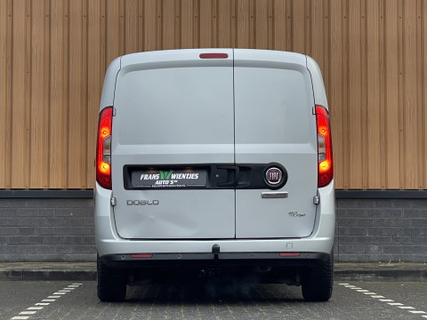 Fiat Doblò 1.3 MJ L1 | Marge! | Trekhaak | Navigatie | Airconditioning | Cruise Control | Bluetooth | DAB | Multifunctioneel Stuurwiel | Elektrische Spiegels | Elektrische Ramen |