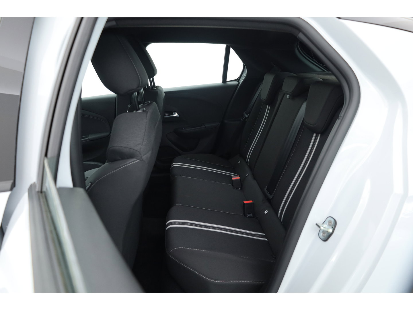 Opel Corsa 1.2 Turbo Hybrid GS 110pk! | Digi. Dashboard | Apple CarPlay | Stoel- Stuurverw. | Camera | Cruise Ctrl. | LED