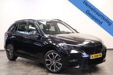 BMW X1 - sDrive20i High Executive M-sport Panoramadak PDC Trekhaak NAP Head-Up * Hemelvaartsdag geopend van 12:00 tot 17:00u *