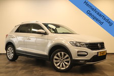 Volkswagen T-Roc - 1.0 TSI Style PDC Camera ACC Navi * Hemelvaartsdag geopend van 12:00 tot 17:00u *