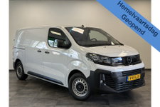 Opel Vivaro-e - Electric L2 75 kWh 3 Persoons Achteruitrijcamera Navigatie * Hemelvaartsdag geopend van 12:00 tot 17:00u *