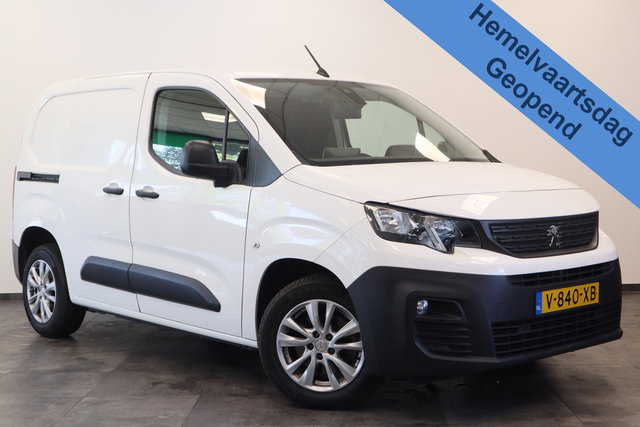 Peugeot Partner - 1.6 BlueHDI Asphalt Cruise control Carplay Surround rear vision Camera Navi NAP! * Hemelvaartsdag geopend van 12:00 tot 17:00u *