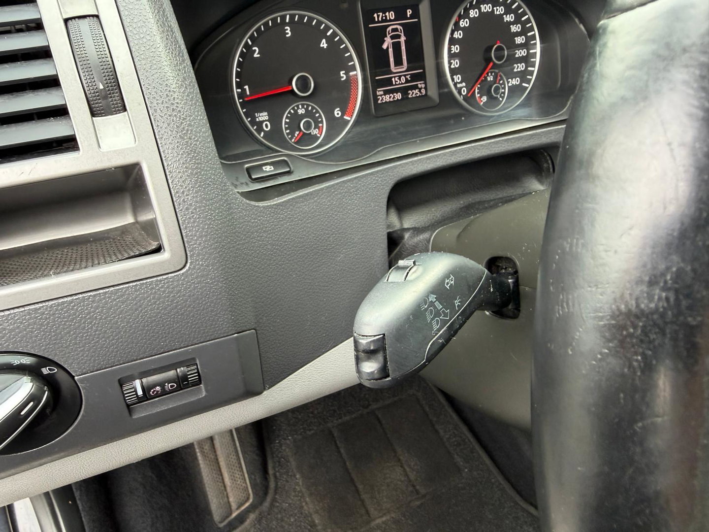 Volkswagen Transporter 2.0 TDI L2H1 DC Automaat Leer Zwart