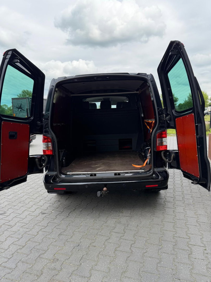 Volkswagen Transporter 2.0 TDI L2H1 DC Automaat Leer Zwart