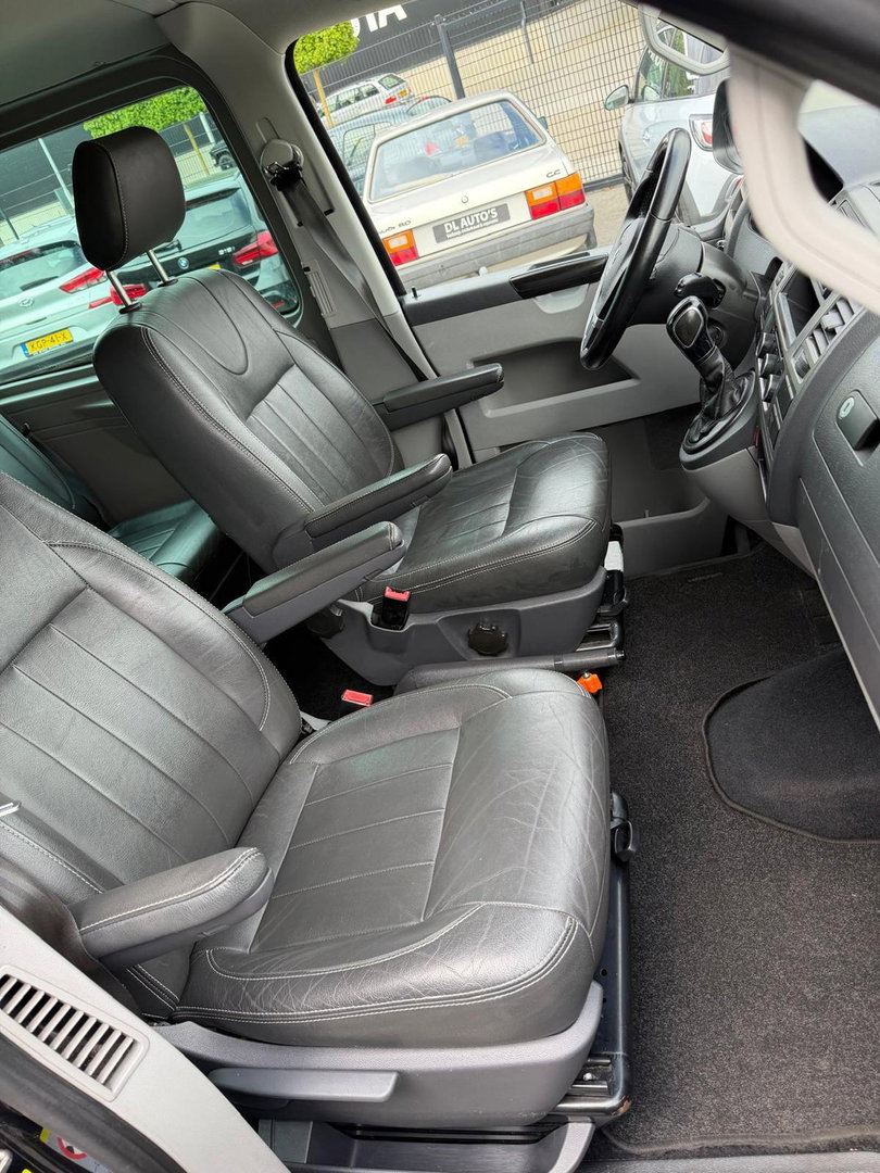 Volkswagen Transporter 2.0 TDI L2H1 DC Automaat Leer Zwart