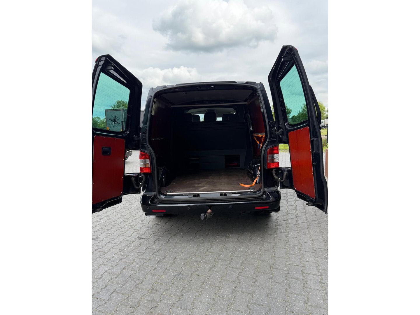 Volkswagen Transporter 2.0 TDI L2H1 DC Automaat Leer Zwart
