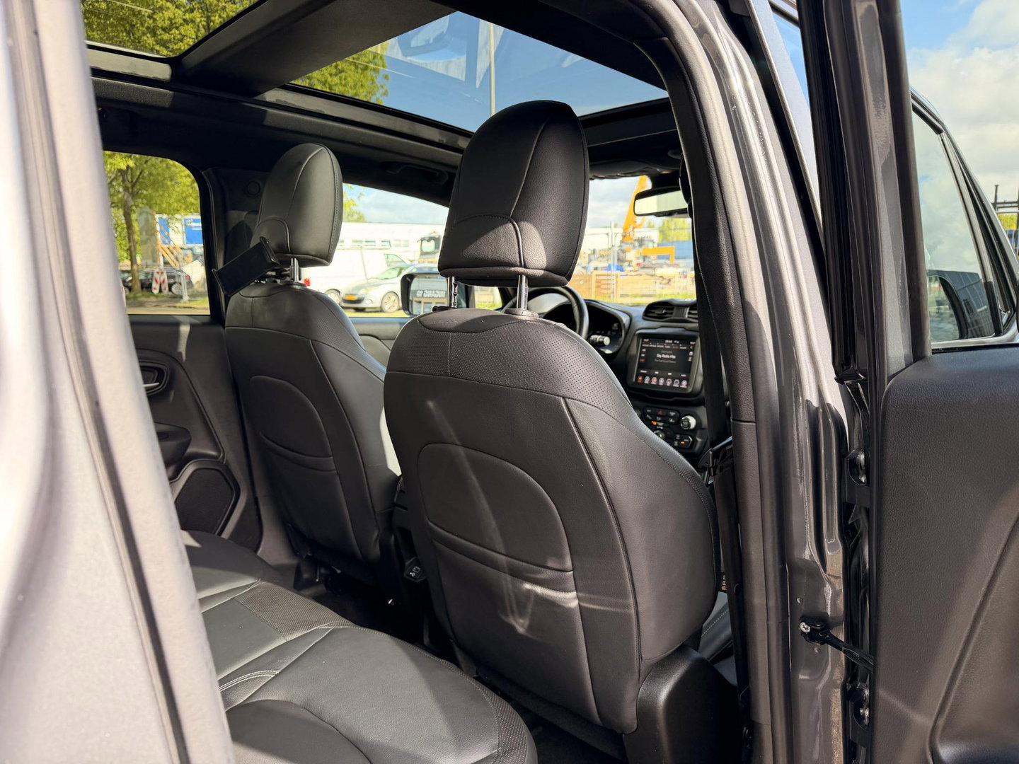 Jeep Renegade 4xe 240 Plug-in Hybrid Electric Limited Plug-in l Leder l trekhaak l keyless l Full Options