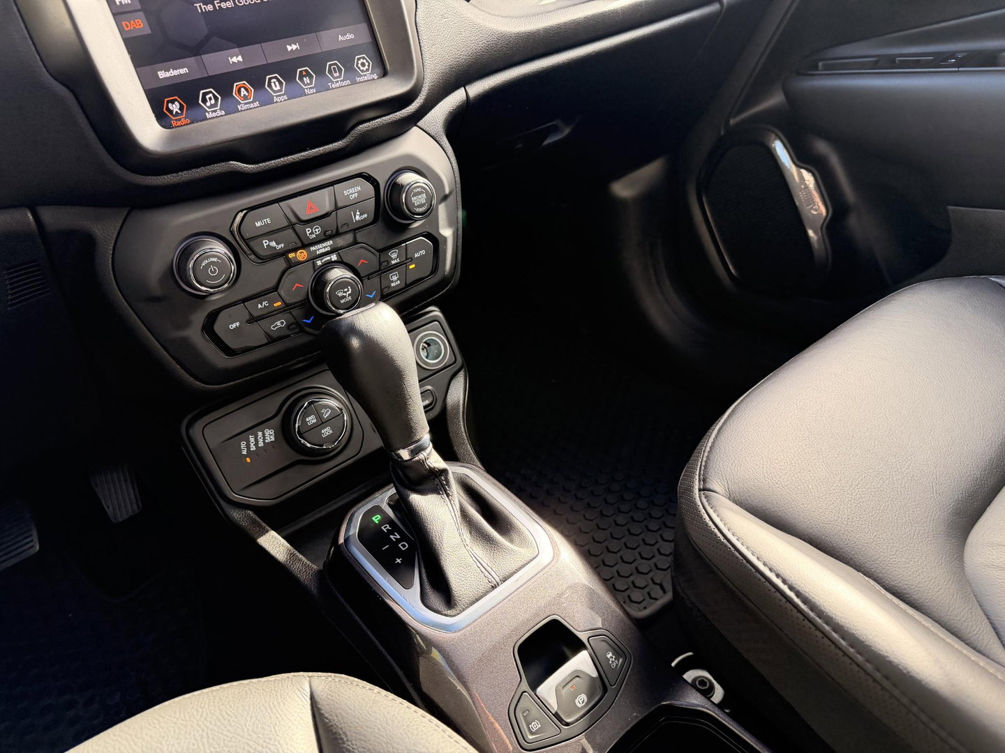 Jeep Renegade 4xe 240 Plug-in Hybrid Electric Limited Plug-in l Leder l trekhaak l keyless l Full Options