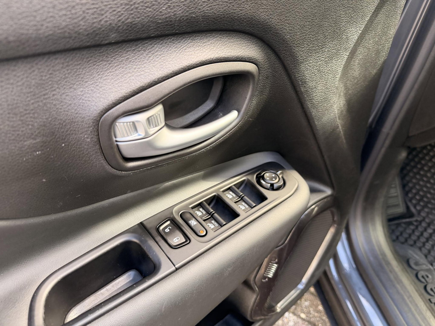 Jeep Renegade 4xe 240 Plug-in Hybrid Electric Limited Plug-in l Leder l trekhaak l keyless l Full Options