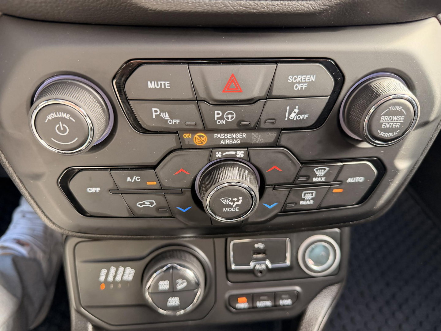 Jeep Renegade 4xe 240 Plug-in Hybrid Electric Limited Plug-in l Leder l trekhaak l keyless l Full Options