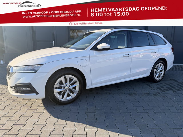 Škoda Octavia - Combi 1.4 TSI iV PHEV Sportline Bj 2022,Navi,18inch,Cruise,Pdc 204pk