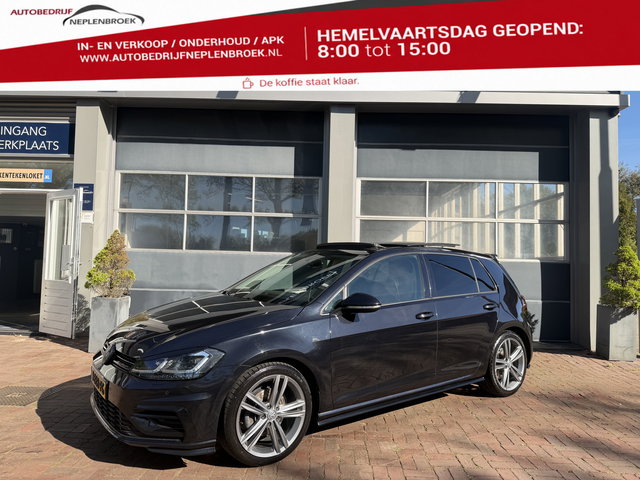 Volkswagen Golf - 1.5 TSI Highline Business R ACT PANO DigiDash R Line Stage 1+