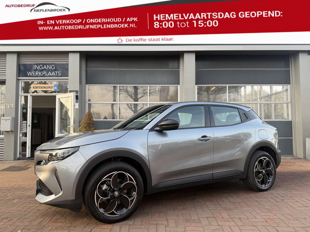 Alfa Romeo Junior - Elettrica Speciale 54 kWh | ACC | Clima | LED  05-2025 10.537 KM