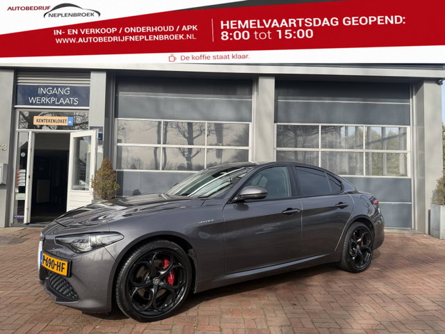 Alfa Romeo Giulia - 2.0 T AWD Veloce 280pk Adaptive Camera Leder Stoel/Stuurverw. 19''