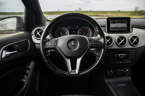 Mercedes-Benz B-Klasse 180 Ambition AUTOMAAT / CRUISE CONTROLE / NAVI / TREKHAAK / LEER