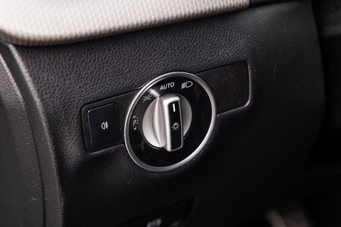Mercedes-Benz B-Klasse 180 Ambition AUTOMAAT / CRUISE CONTROLE / NAVI / TREKHAAK / LEER