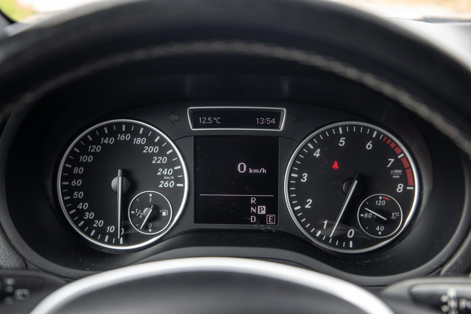 Mercedes-Benz B-Klasse 180 Ambition AUTOMAAT / CRUISE CONTROLE / NAVI / TREKHAAK / LEER