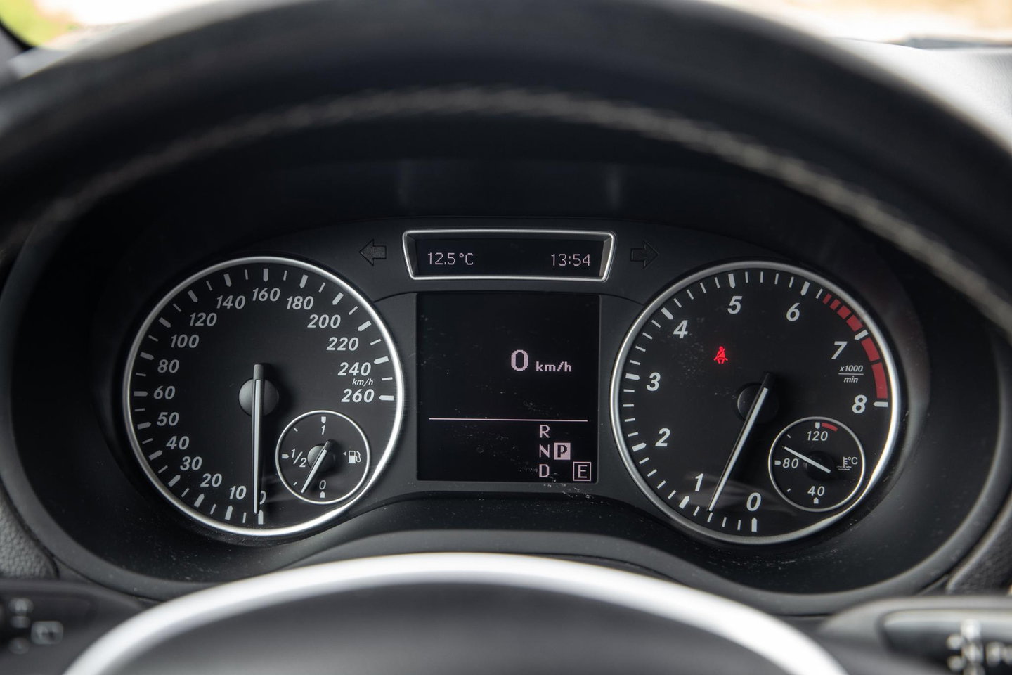 Mercedes-Benz B-Klasse 180 Ambition AUTOMAAT / CRUISE CONTROLE / NAVI / TREKHAAK / LEER