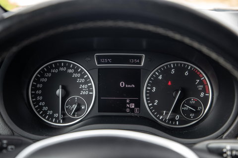 Mercedes-Benz B-Klasse 180 Ambition AUTOMAAT / CRUISE CONTROLE / NAVI / TREKHAAK / LEER