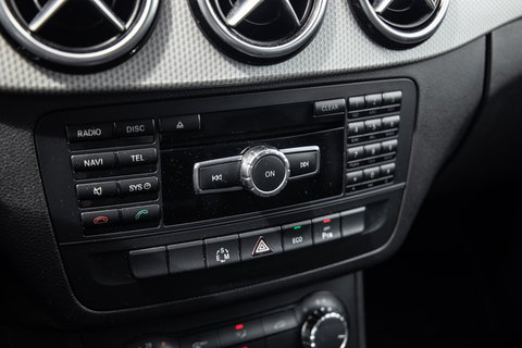 Mercedes-Benz B-Klasse 180 Ambition AUTOMAAT / CRUISE CONTROLE / NAVI / TREKHAAK / LEER