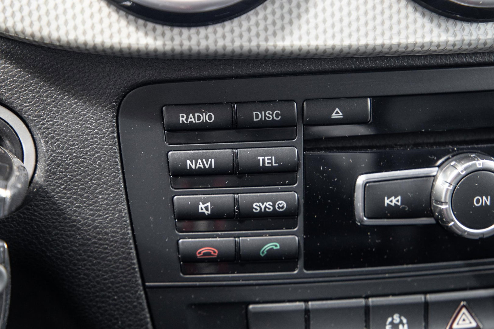 Mercedes-Benz B-Klasse 180 Ambition AUTOMAAT / CRUISE CONTROLE / NAVI / TREKHAAK / LEER