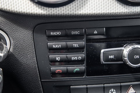 Mercedes-Benz B-Klasse 180 Ambition AUTOMAAT / CRUISE CONTROLE / NAVI / TREKHAAK / LEER
