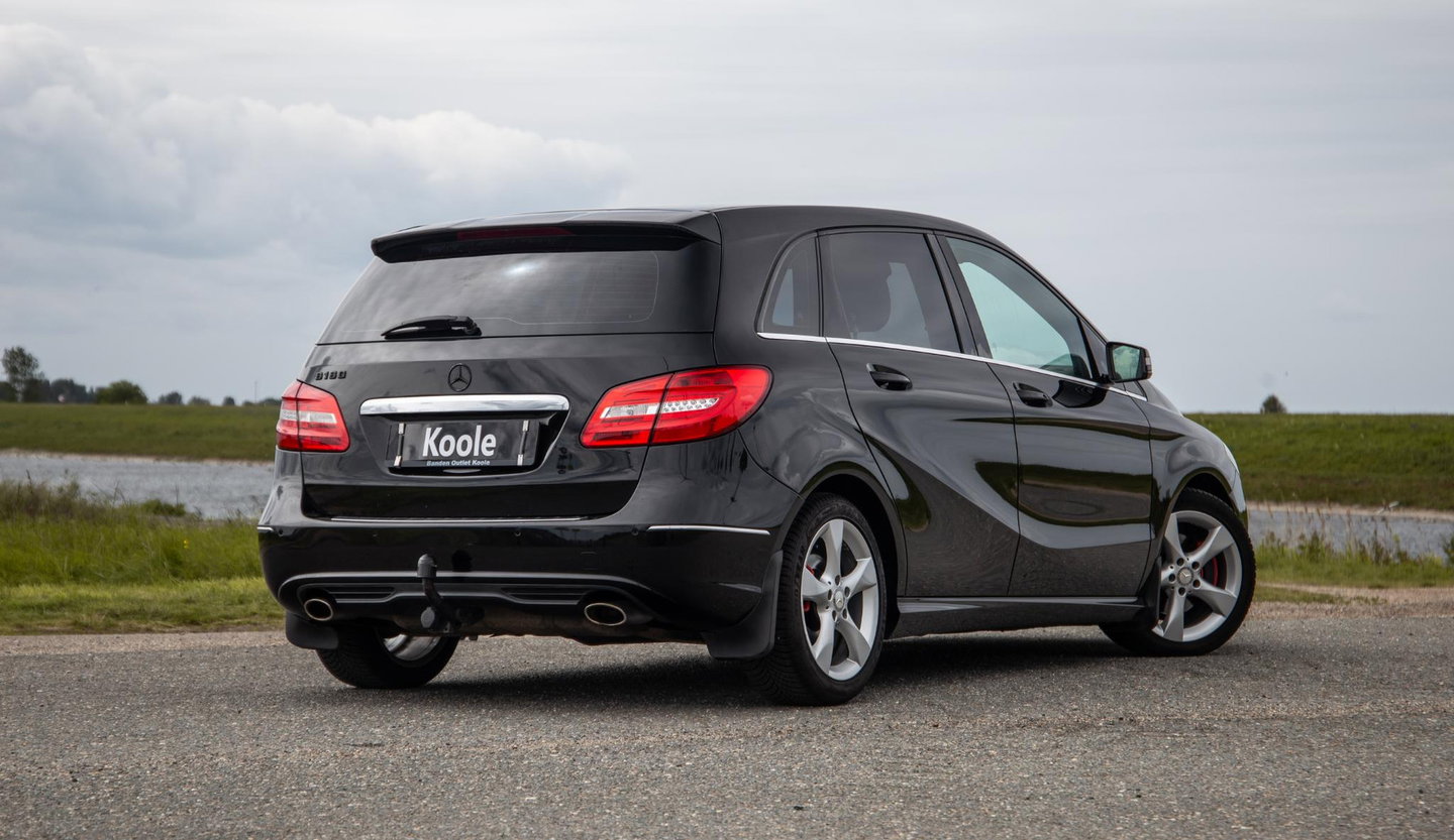 Mercedes-Benz B-Klasse 180 Ambition AUTOMAAT / CRUISE CONTROLE / NAVI / TREKHAAK / LEER