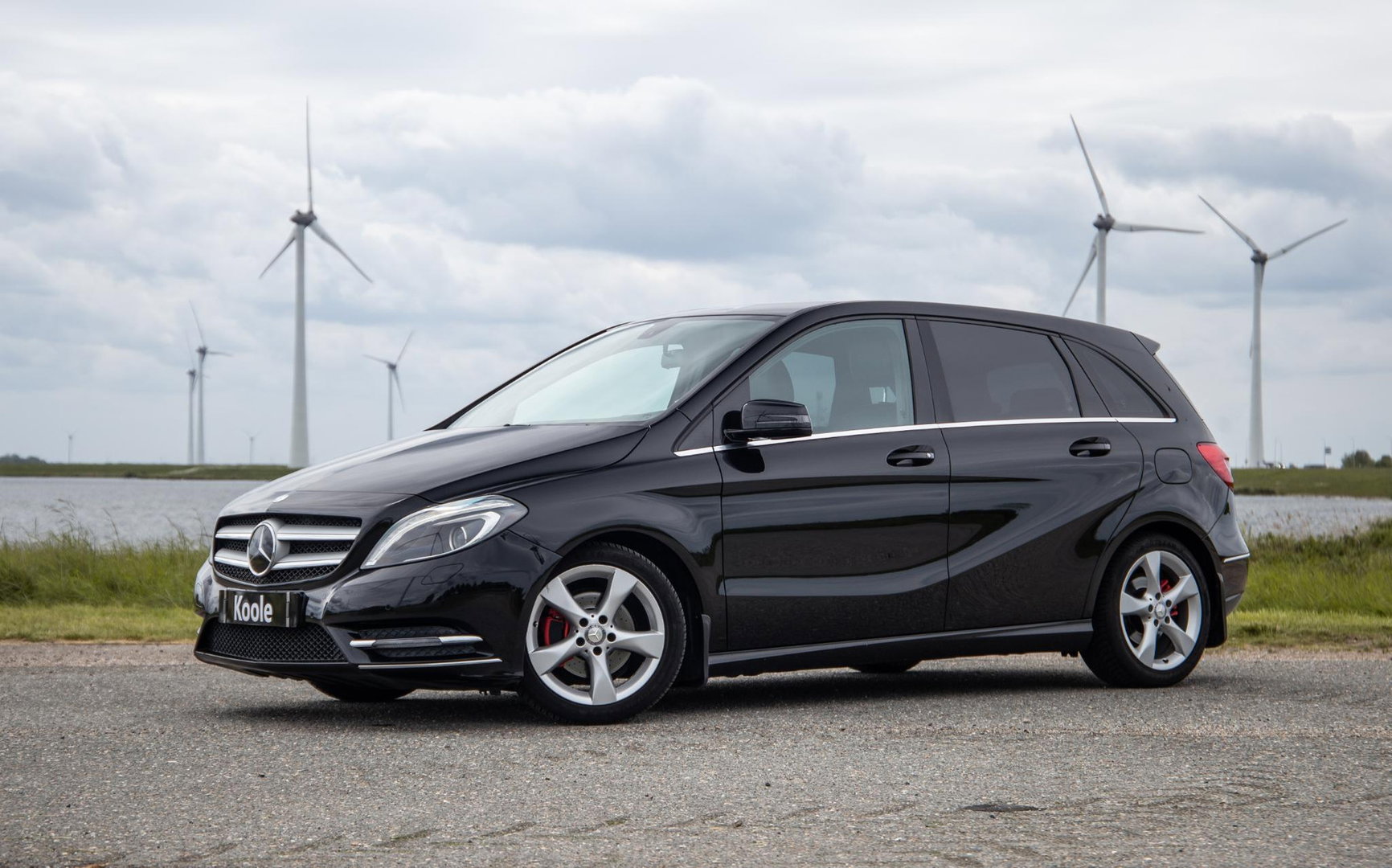 Mercedes-Benz B-Klasse 180 Ambition AUTOMAAT / CRUISE CONTROLE / NAVI / TREKHAAK / LEER