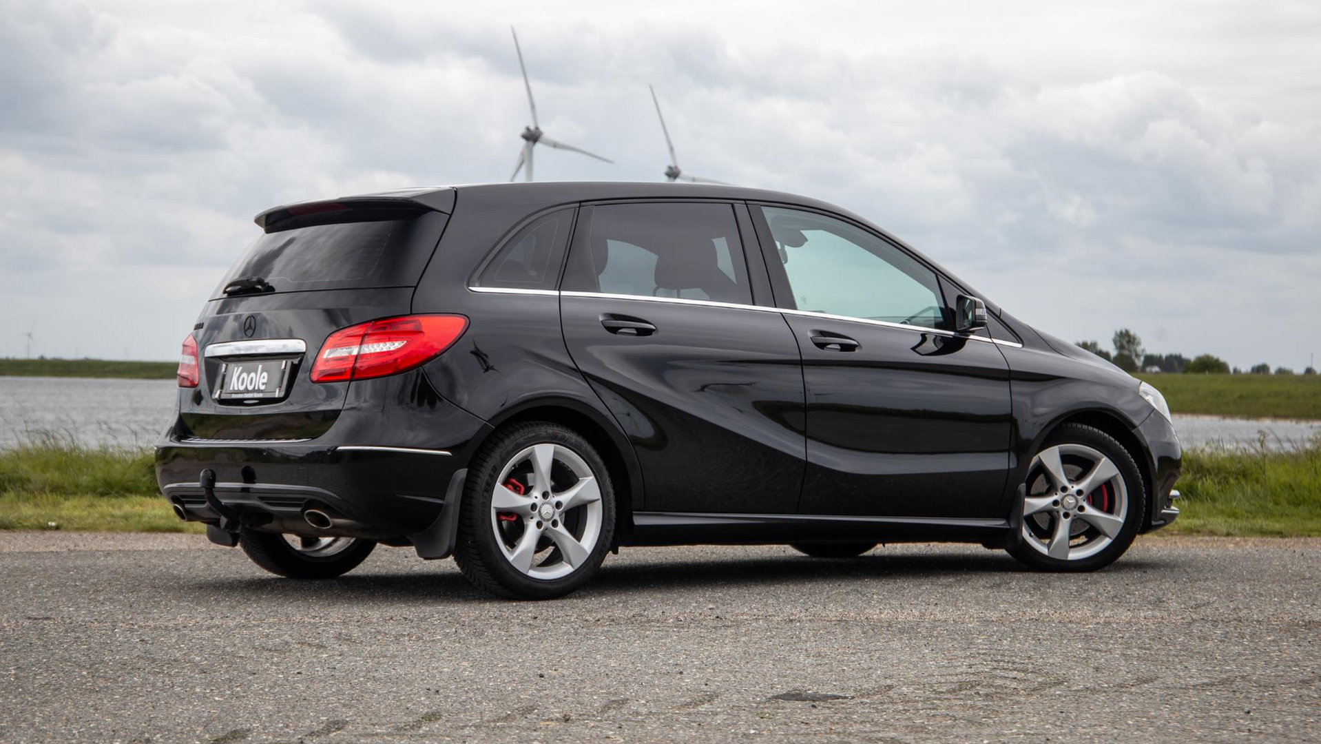 Mercedes-Benz B-Klasse 180 Ambition AUTOMAAT / CRUISE CONTROLE / NAVI / TREKHAAK / LEER
