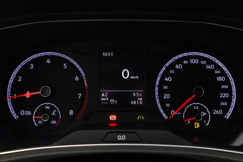 Volkswagen T-Roc 1.0 TSI Style PDC Camera ACC Navi 24 Maanden garantie* (Vraag naar de voorwaarden)