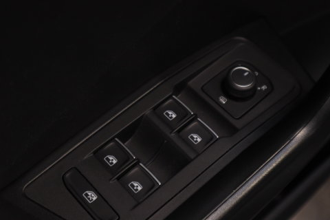 Volkswagen T-Roc 1.0 TSI Style PDC Camera ACC Navi 24 Maanden garantie* (Vraag naar de voorwaarden)