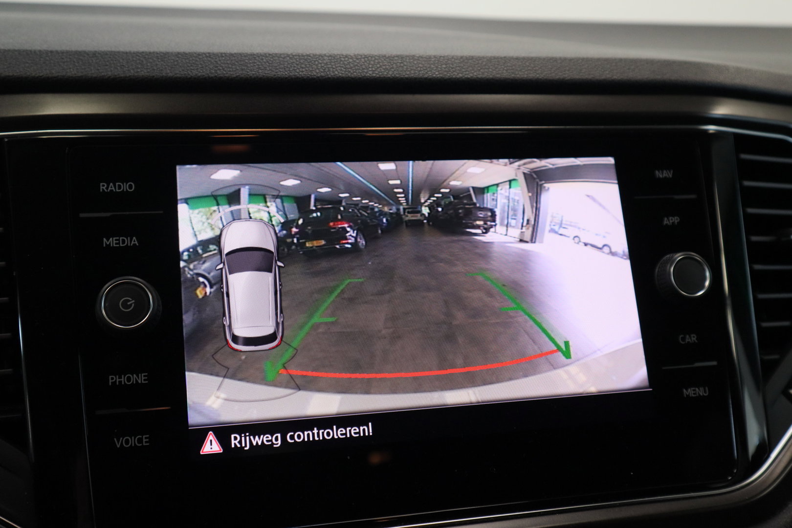 Volkswagen T-Roc 1.0 TSI Style PDC Camera ACC Navi 24 Maanden garantie* (Vraag naar de voorwaarden)