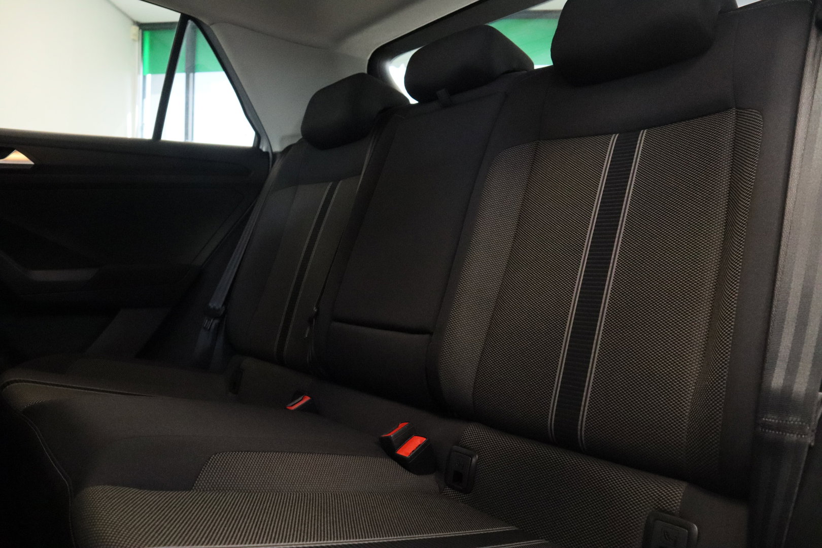 Volkswagen T-Roc 1.0 TSI Style PDC Camera ACC Navi 24 Maanden garantie* (Vraag naar de voorwaarden)
