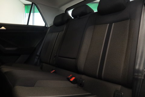 Volkswagen T-Roc 1.0 TSI Style PDC Camera ACC Navi 24 Maanden garantie* (Vraag naar de voorwaarden)