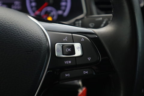 Volkswagen T-Roc 1.0 TSI Style PDC Camera ACC Navi 24 Maanden garantie* (Vraag naar de voorwaarden)