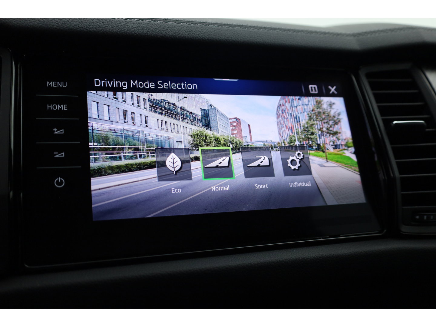 Škoda Kodiaq 1.5 TSI Sportline Business DSG | Adapt. Cruise | Pano | Apple CarPlay | Stoelverw. Voor + Achter | Camera | Memory