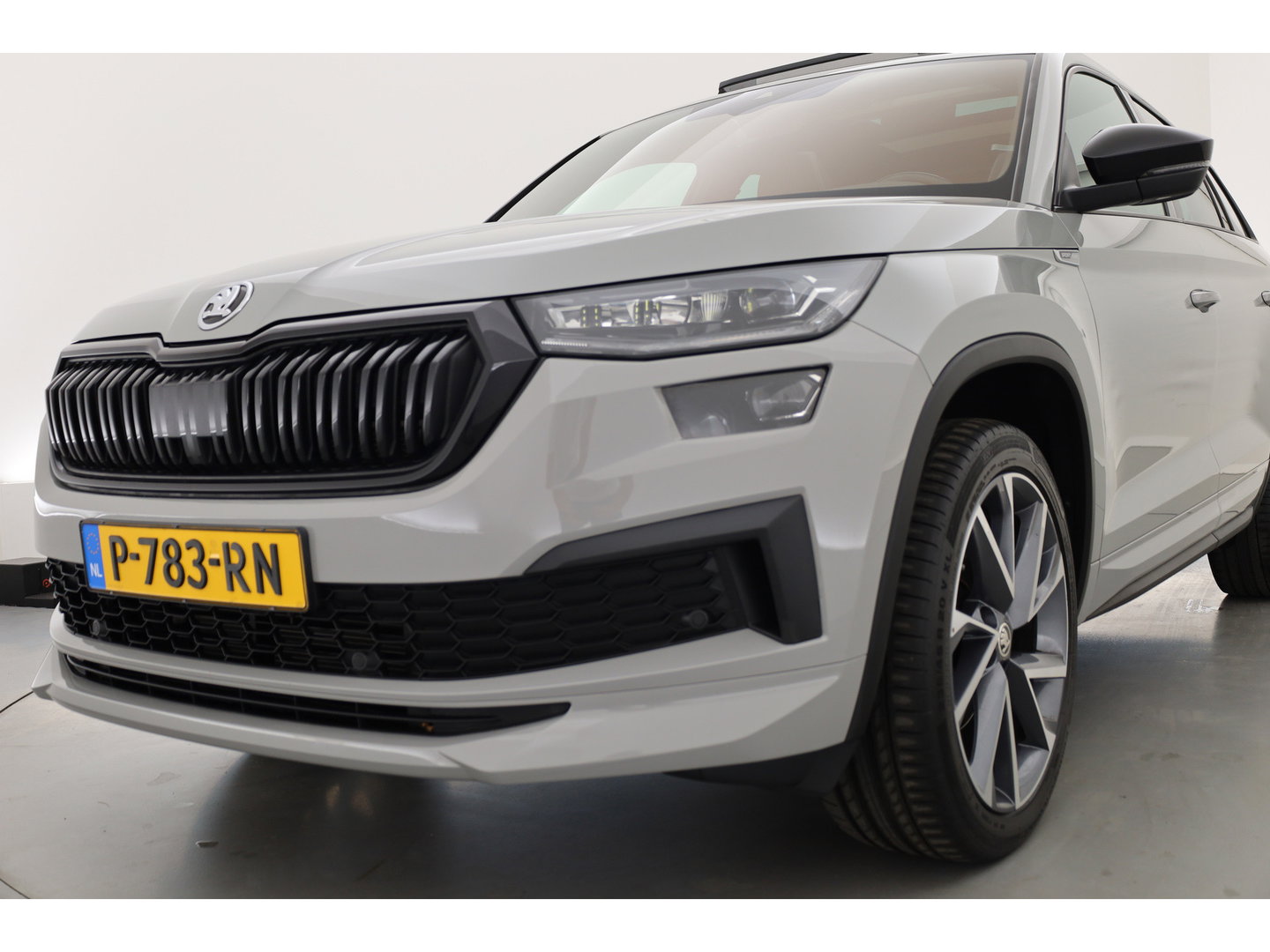 Škoda Kodiaq 1.5 TSI Sportline Business DSG | Adapt. Cruise | Pano | Apple CarPlay | Stoelverw. Voor + Achter | Camera | Memory