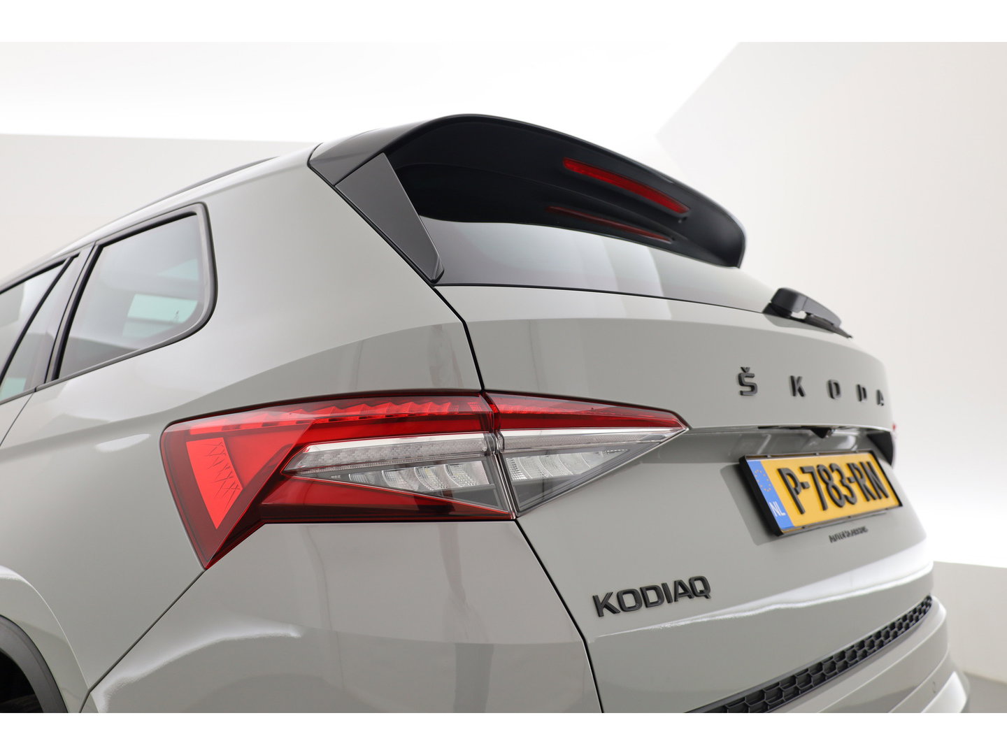 Škoda Kodiaq 1.5 TSI Sportline Business DSG | Adapt. Cruise | Pano | Apple CarPlay | Stoelverw. Voor + Achter | Camera | Memory