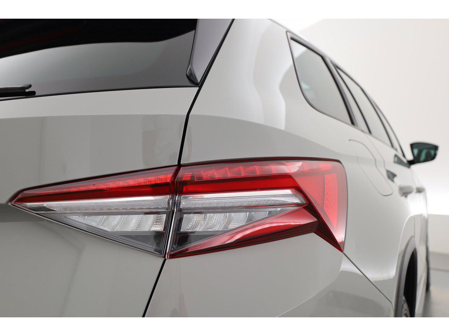 Škoda Kodiaq 1.5 TSI Sportline Business DSG | Adapt. Cruise | Pano | Apple CarPlay | Stoelverw. Voor + Achter | Camera | Memory