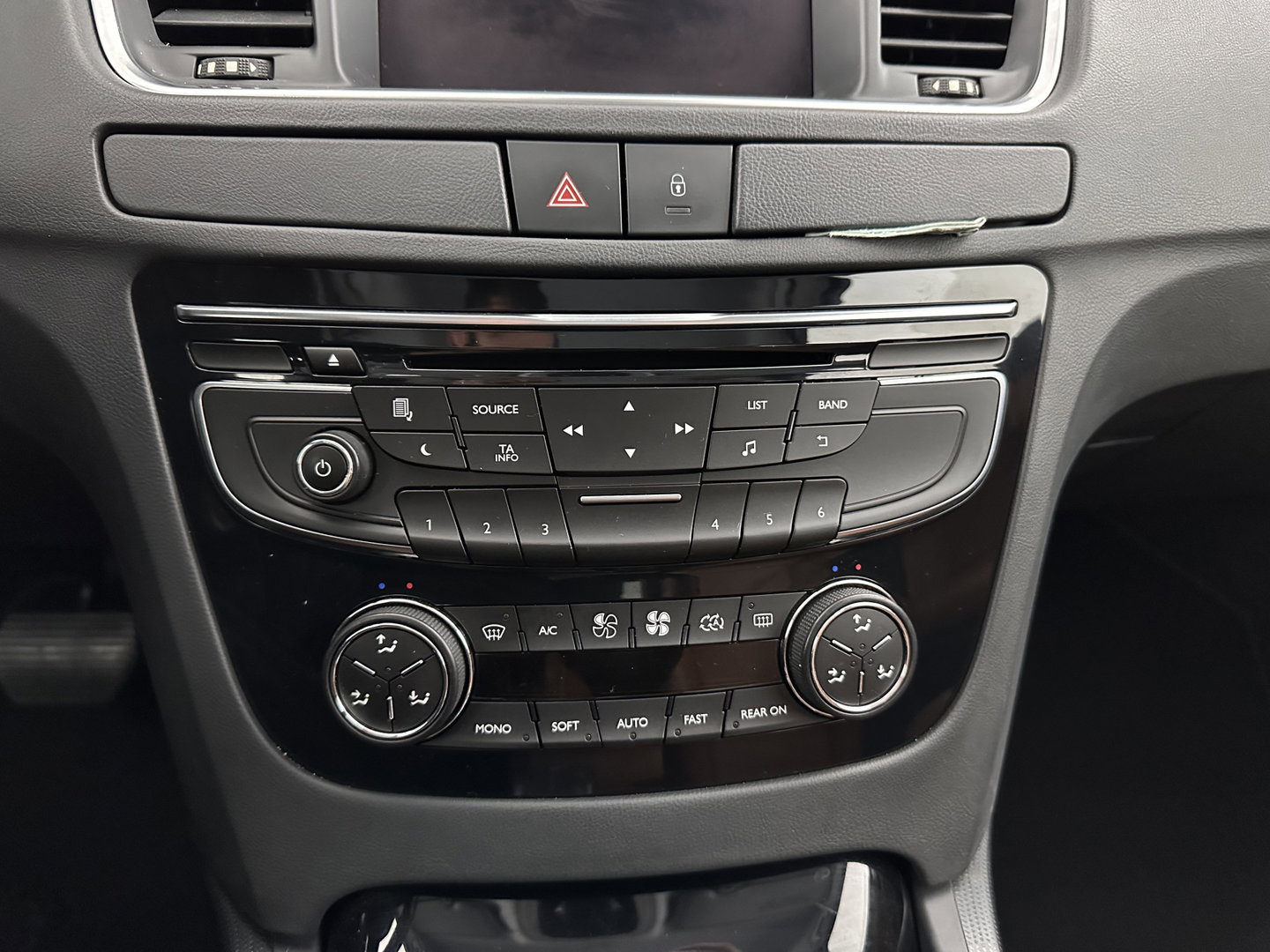 Peugeot 508 2.0 HDi Blue Lease Premium Hybrid4 (INCL-BTW) Aut. LEATHER | XENON | KEYLESS | COMFORT-SEATS | SHIFT-PADDLES | NAVI-FULLMAP | ECC | PDC | HEAD-UP | CRUISE | 17''ALU*