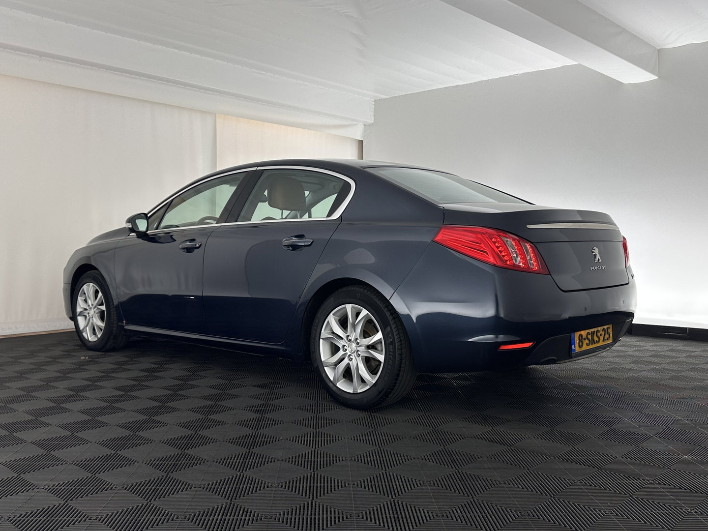 Peugeot 508 2.0 HDi Blue Lease Premium Hybrid4 (INCL-BTW) Aut. LEATHER | XENON | KEYLESS | COMFORT-SEATS | SHIFT-PADDLES | NAVI-FULLMAP | ECC | PDC | HEAD-UP | CRUISE | 17''ALU*