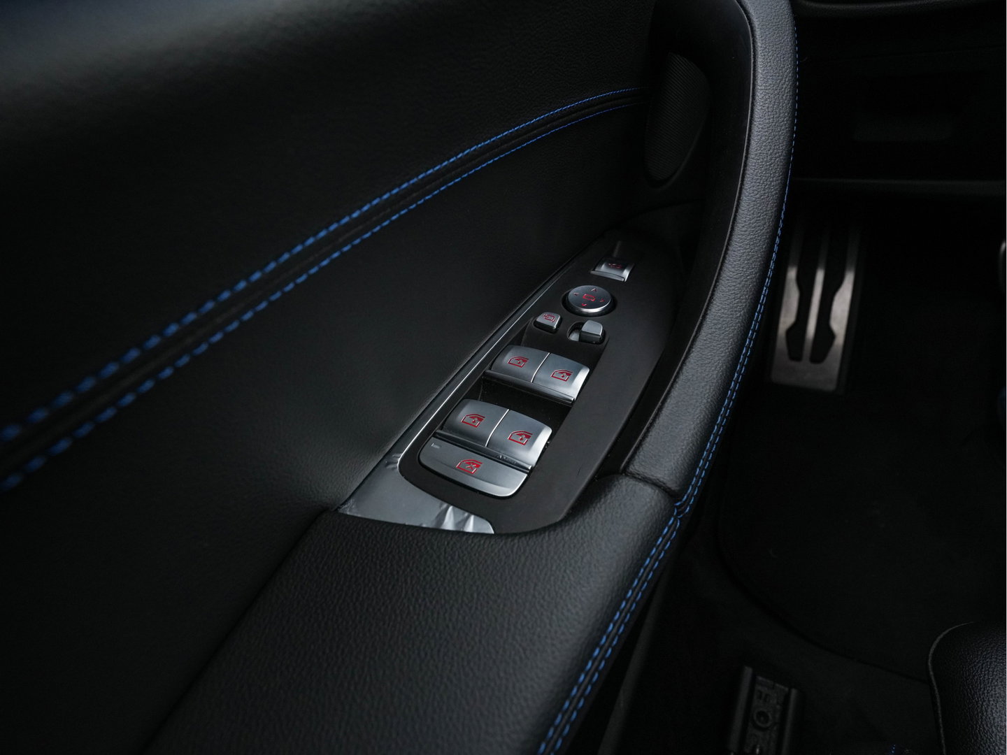 BMW iX3 High Executive 80 kWh Facelift [ 3-Fase-11kW) ] {SOH-100%} (INCL-BTW) Aut. *PANO | LEATHER | ADAPTIVE-CRUISE | FULL-LED | HARMAN/KARDON | TOPVIEW | MEMORY-PACK | BLINDSPOT | DIGI-COCKPIT | HEATED-COMFORTSEATS | DAB+ | NAVI-FULLMAP | HEAD-UP | 20''ALU