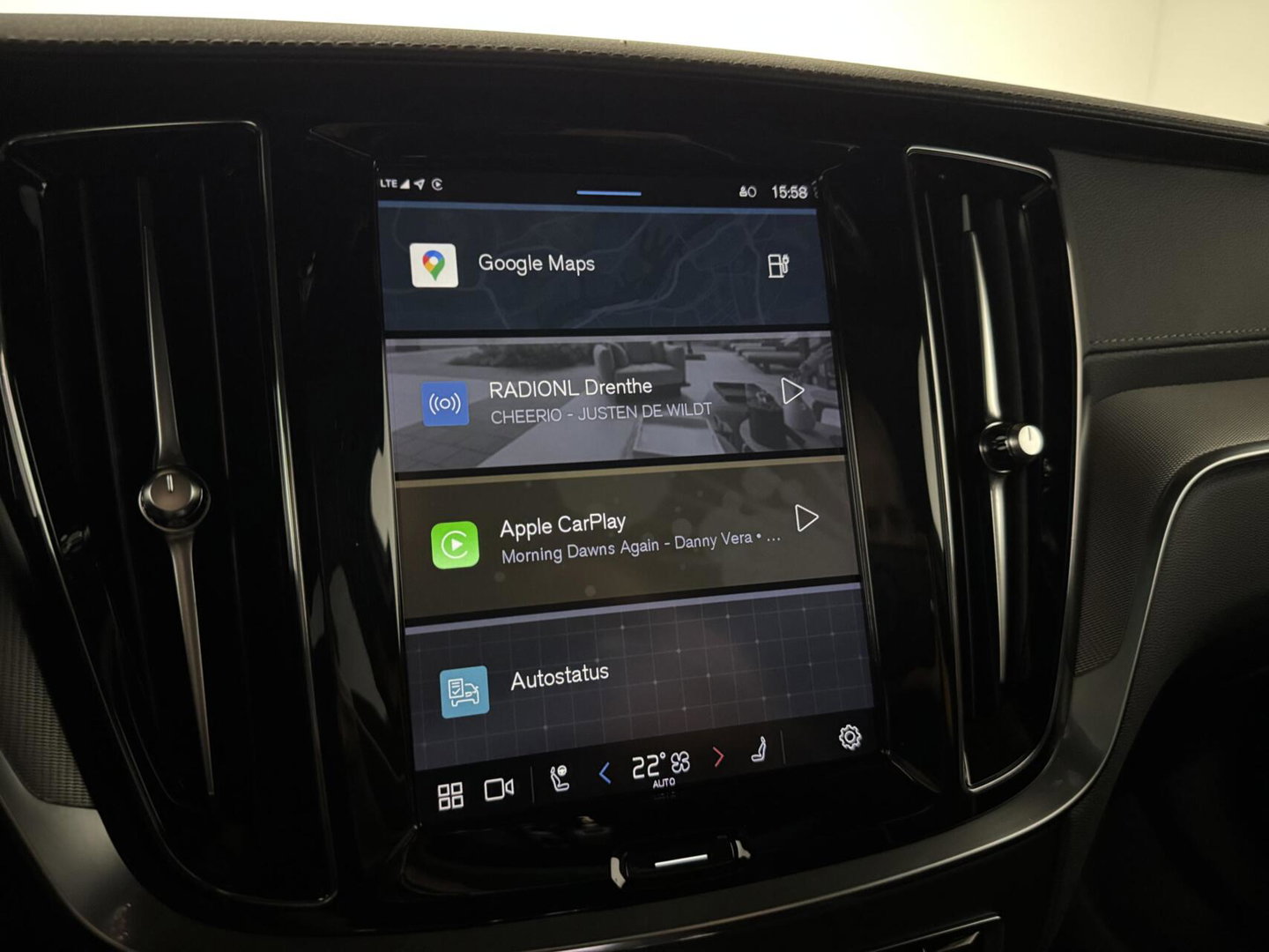 Volvo V60 2.0 T8 Plug-in hybrid AWD Polestar Engineered B&W