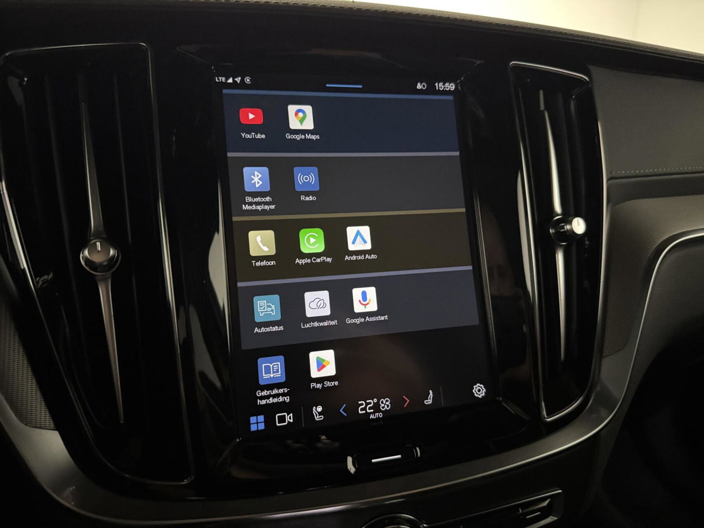 Volvo V60 2.0 T8 Plug-in hybrid AWD Polestar Engineered B&W