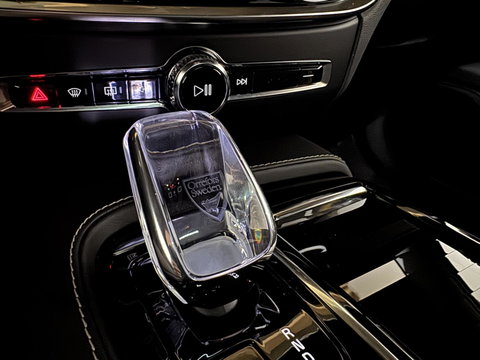 Volvo V60 2.0 T8 Plug-in hybrid AWD Polestar Engineered B&W