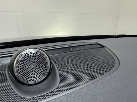 Volvo V60 2.0 T8 Plug-in hybrid AWD Polestar Engineered B&W